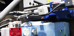 Servo valve control Servo valve control